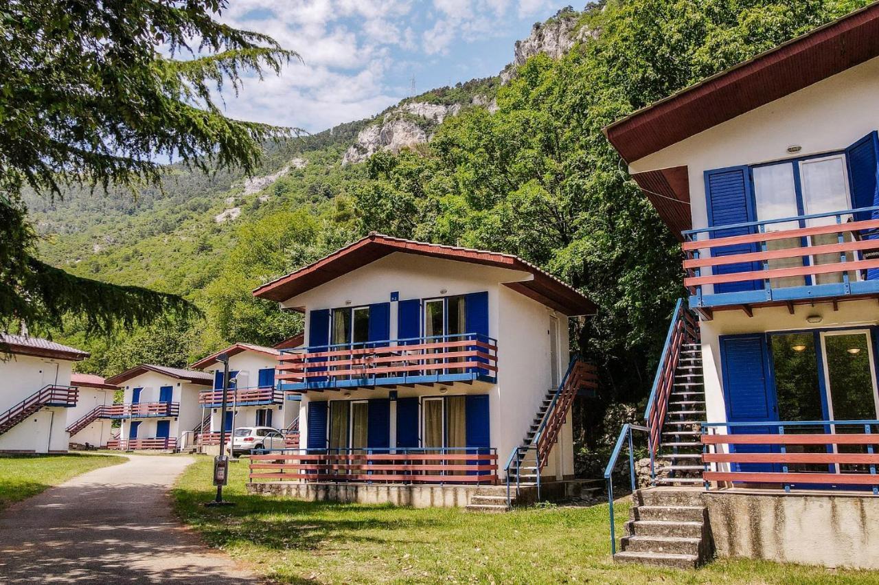 Campsite & Holiday Resort Medveja Exteriör bild
